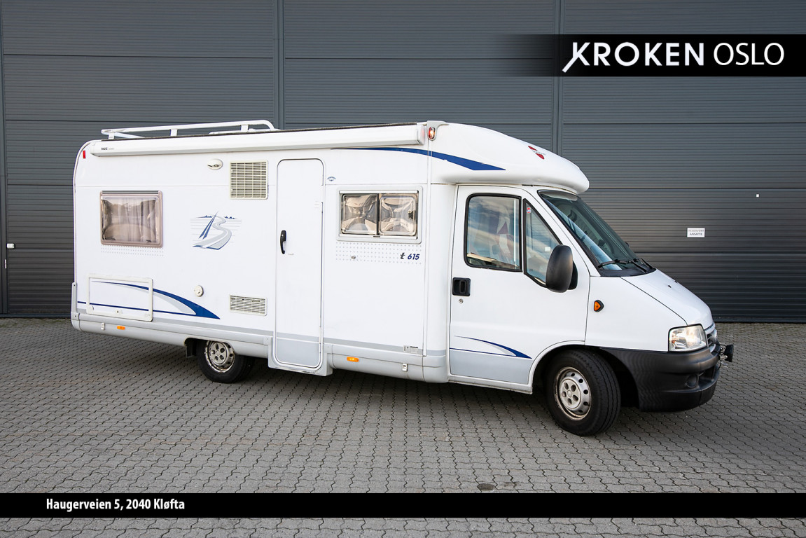 Bürstner Solano T615 Harmony - - Ekstra lys foran - Ryggekamera -  Sykkelstativ - Sidestilt dobbelseng - Stort bad med eget dusj kabinett -  Solcelle - NX-5 gassalarm 2005 Bobiler